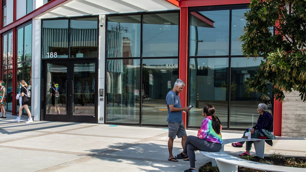 Exterior view of the entrance to Founders Hall on CCA's San Francisco campus.