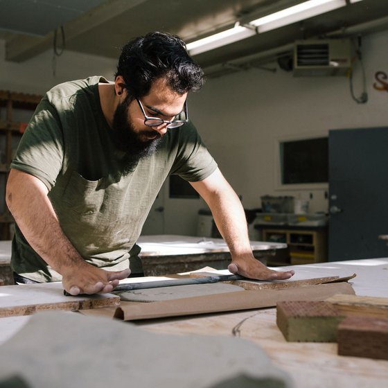 Sculpture student working in the mold studio_hero_MB
